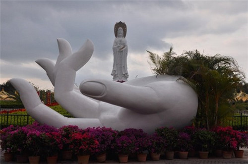 在茶陵县适合90后的中式快餐加盟品牌有哪些，加盟王老鸡电烤鸡架在茶陵县开店好不好经营